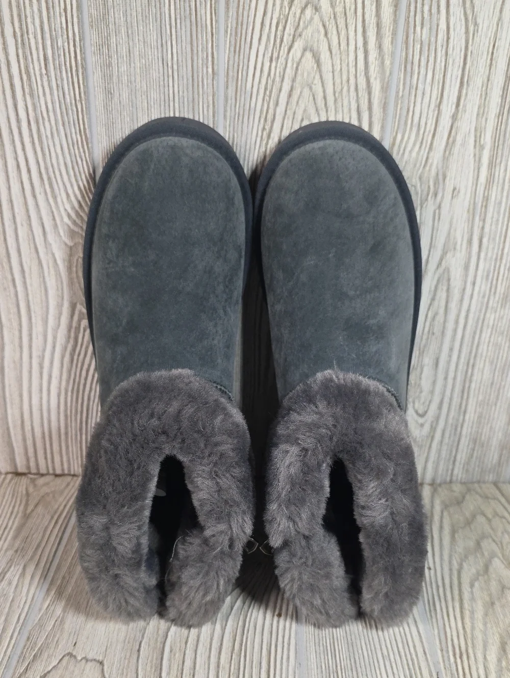 Lamo Adele Charcoal Suede Short Winter Boots Womens Size 6